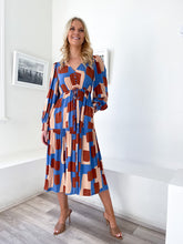 Load image into Gallery viewer, Denim Abstract Long Sleeve Midi &quot;Elsie&quot; Dress with Pockets