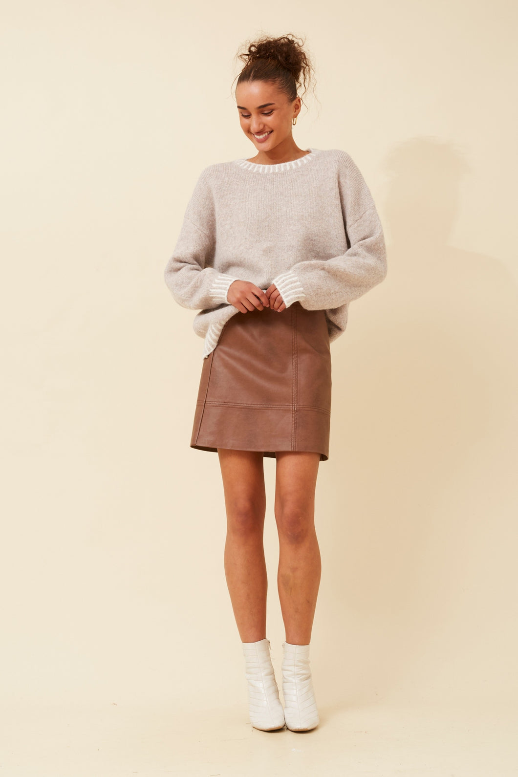 Beige Panino Knit Pullover with crochet stitch to collar