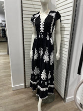 Load image into Gallery viewer, Black &amp; White Long Boho Maxi Dress with Pockets