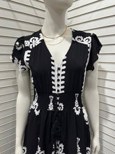 Load image into Gallery viewer, Black &amp; White Long Boho Maxi Dress with Pockets