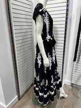 Load image into Gallery viewer, Black &amp; White Long Boho Maxi Dress with Pockets