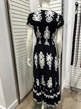 Load image into Gallery viewer, Black &amp; White Long Boho Maxi Dress with Pockets